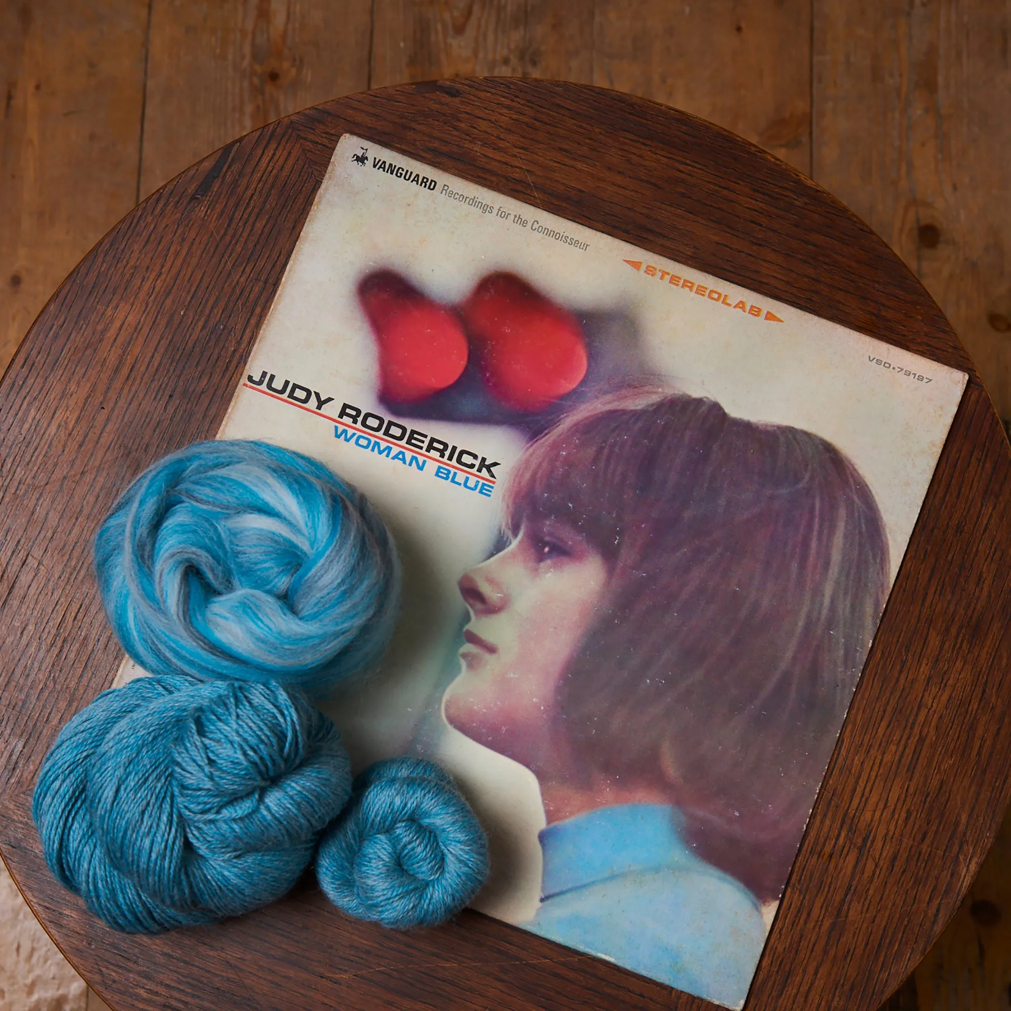 "Woman In Blue" Yarnadelic 100g Tops