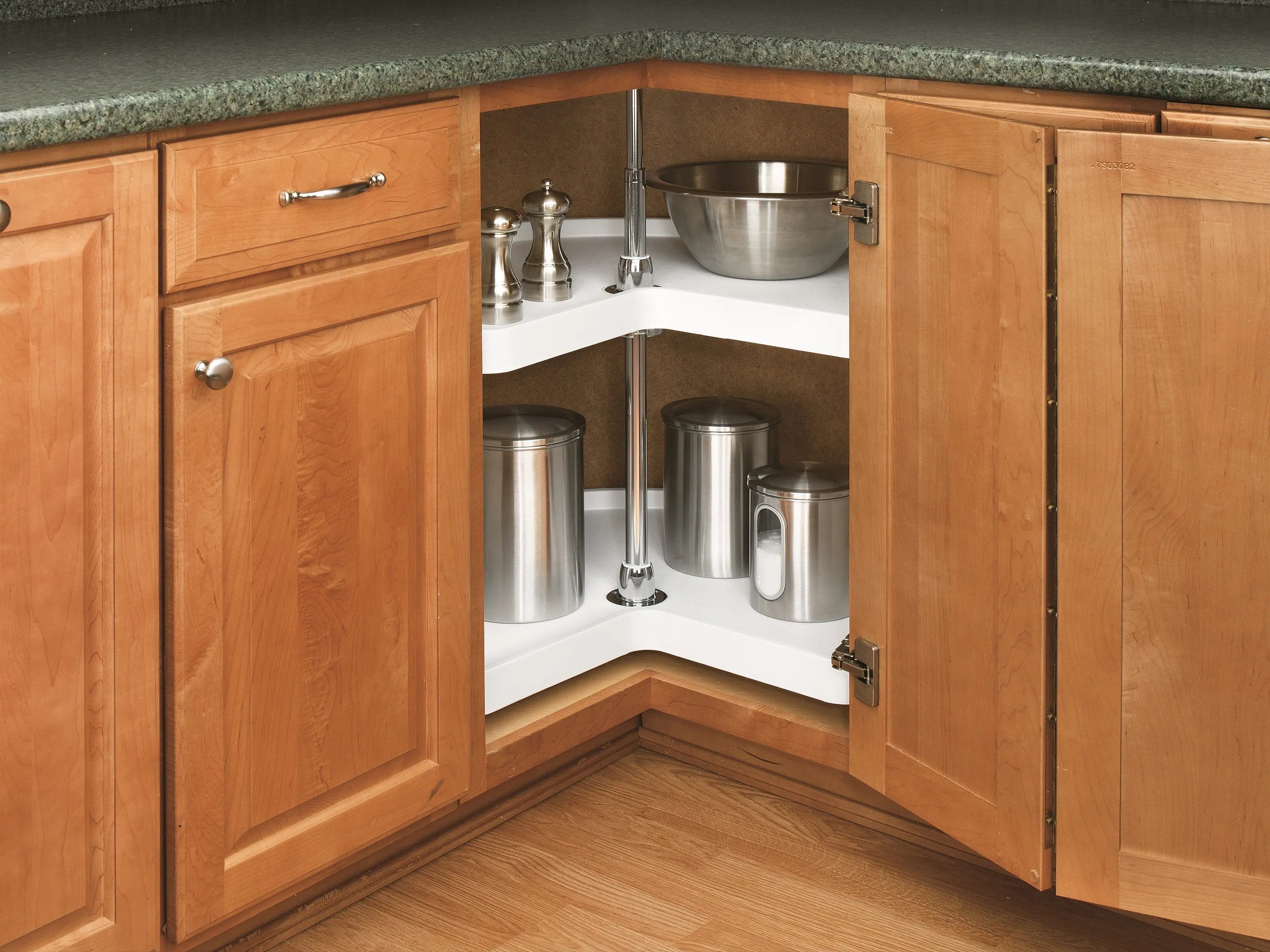 Rev-A-Shelf 32" KIDNEY WHITE IND PACK 6472-32-11-52